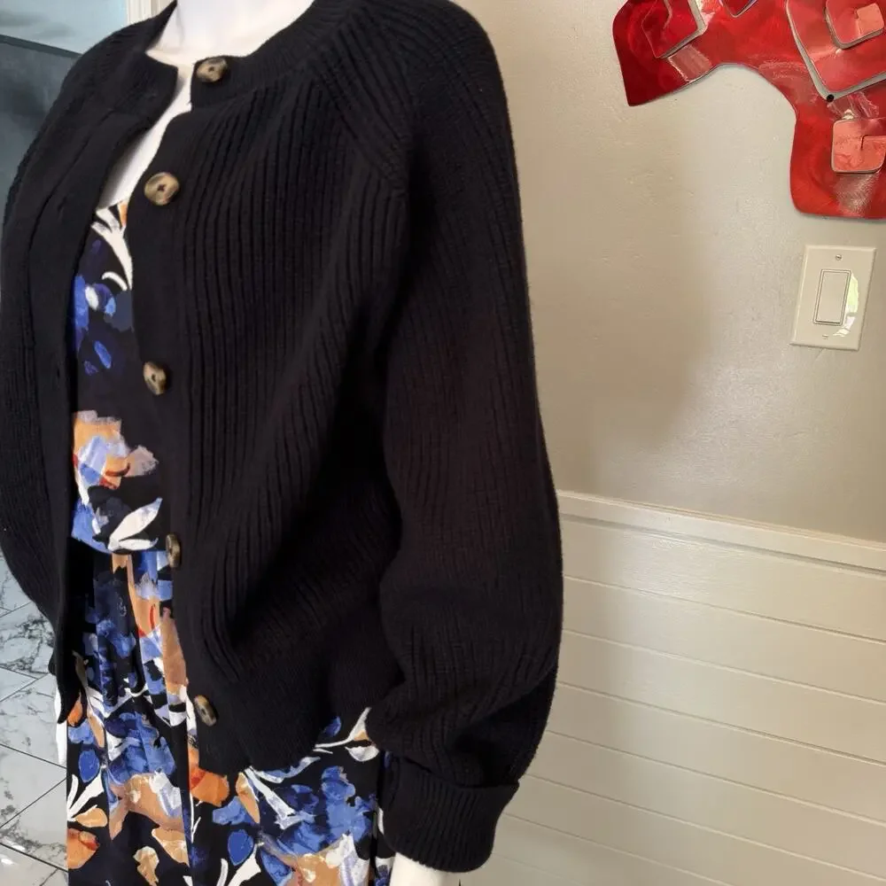Banana Republic Large Black Ribbed Raglan Button Cardigan Sweater